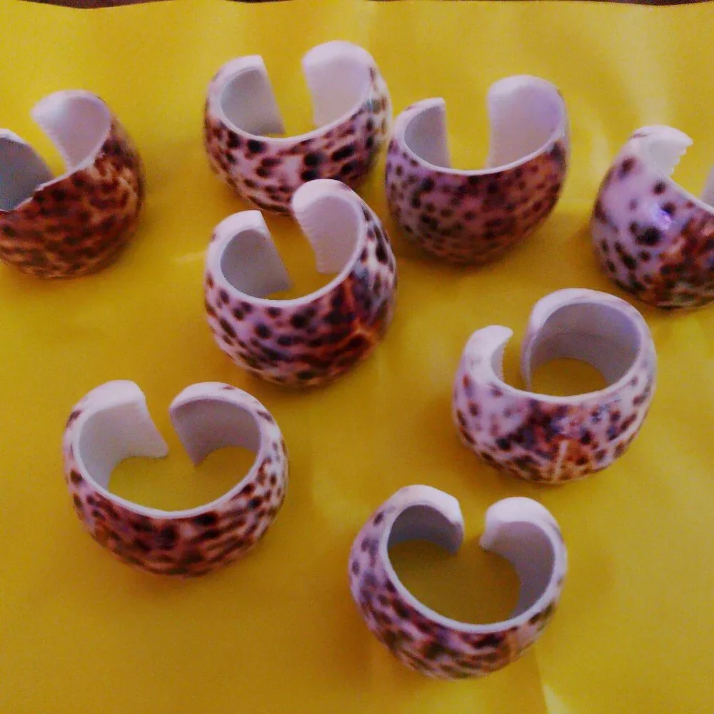 VINTAGE Real Tiger Cowrie Shell Napkin Rings  Set of 8 - Picture 2 of 2